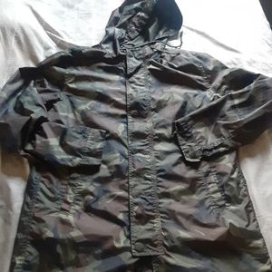 Aeropostale camo wind breaker